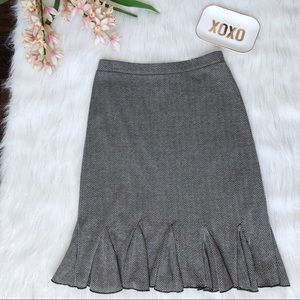 🛍SOLD🛍 NWT WHBM Ruffle Bottom Skirt